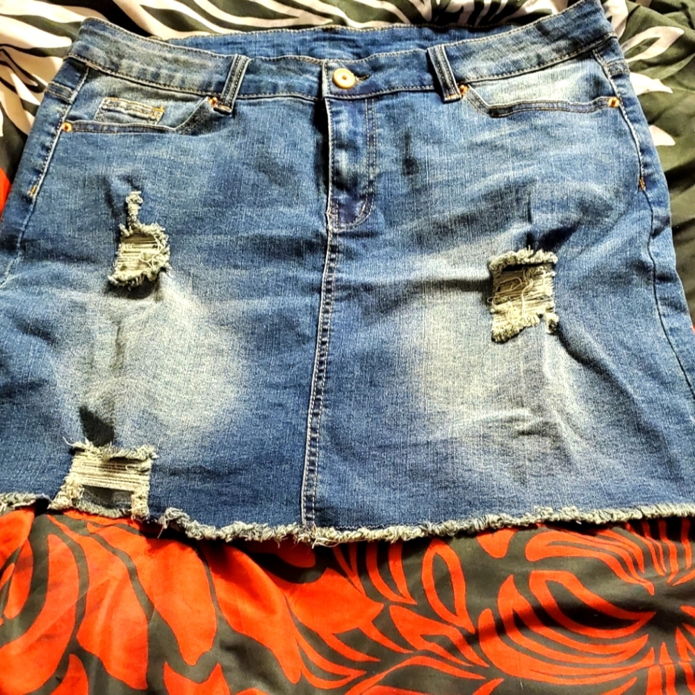 Fashion Jean Distressed Skirt Size 13